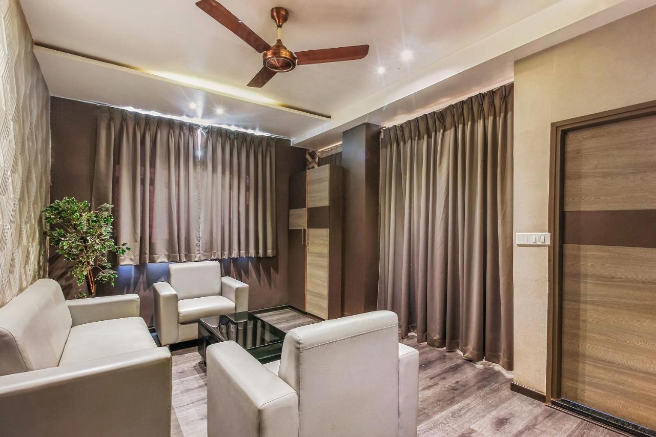 Oyo 26991 Stanza Luxurios Stay Zahirabad Esterno foto