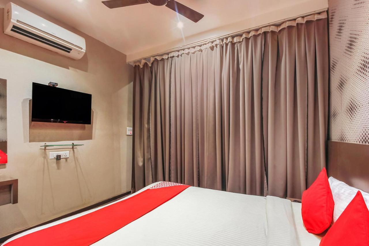 Oyo 26991 Stanza Luxurios Stay Zahirabad Esterno foto