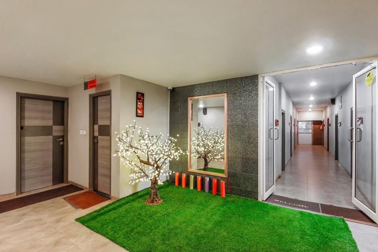 Oyo 26991 Stanza Luxurios Stay Zahirabad Esterno foto