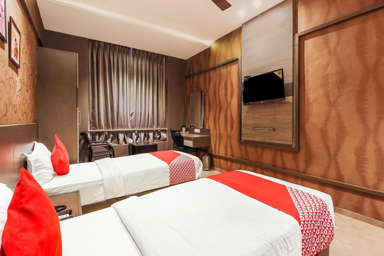 Oyo 26991 Stanza Luxurios Stay Zahirabad Esterno foto
