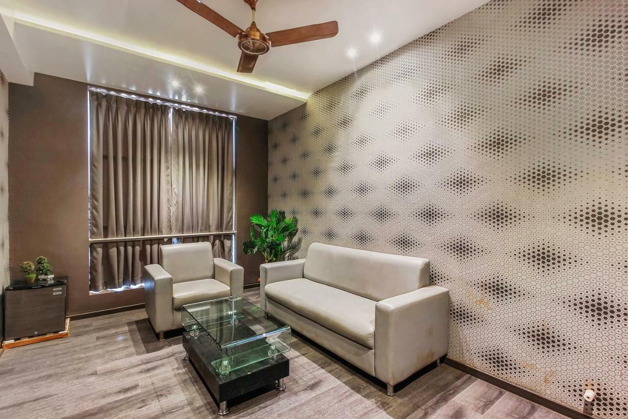Oyo 26991 Stanza Luxurios Stay Zahirabad Esterno foto
