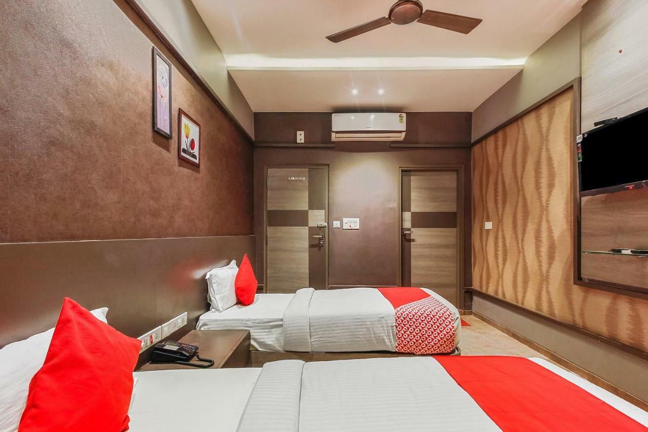 Oyo 26991 Stanza Luxurios Stay Zahirabad Esterno foto