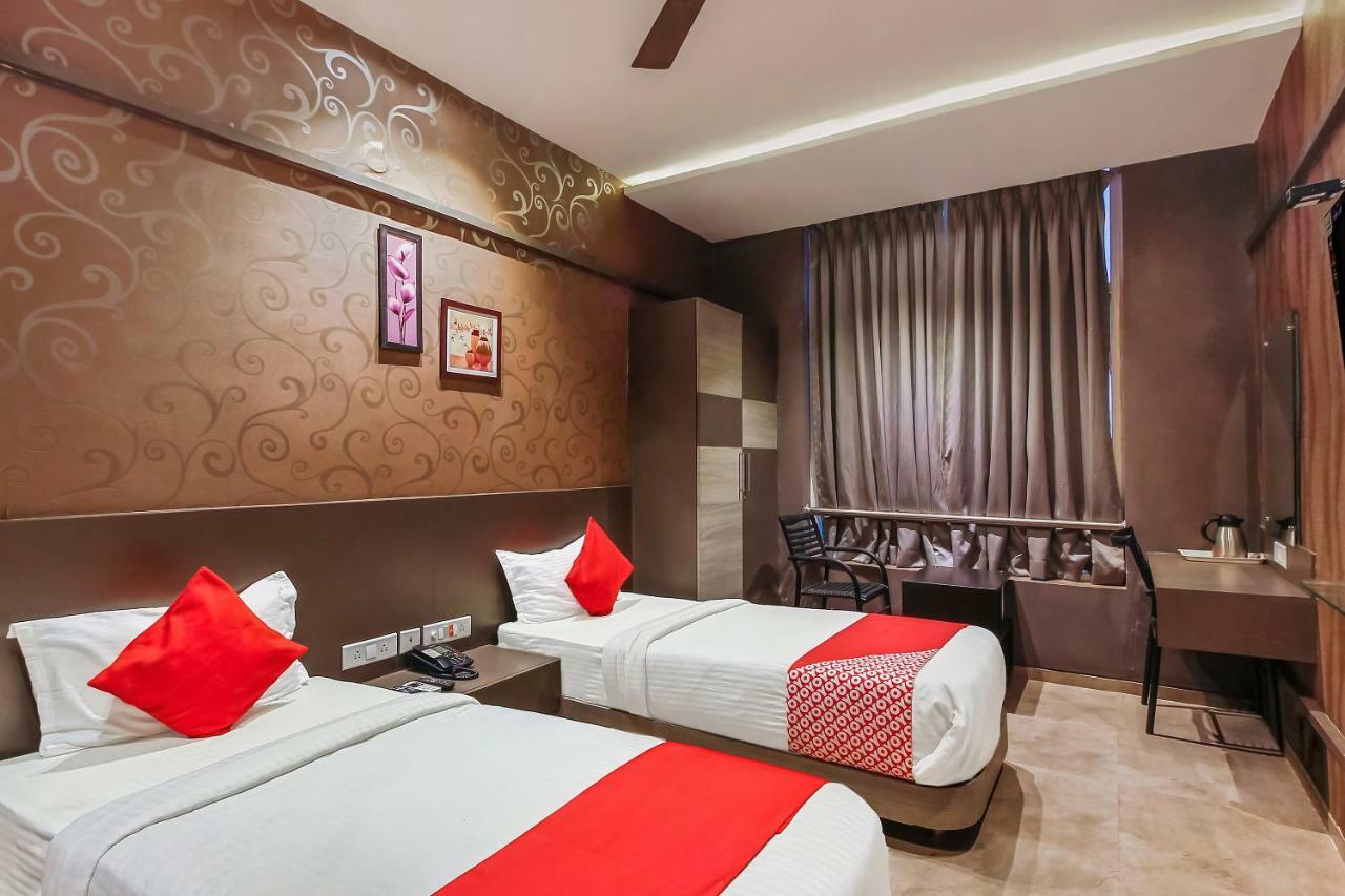 Oyo 26991 Stanza Luxurios Stay Zahirabad Esterno foto